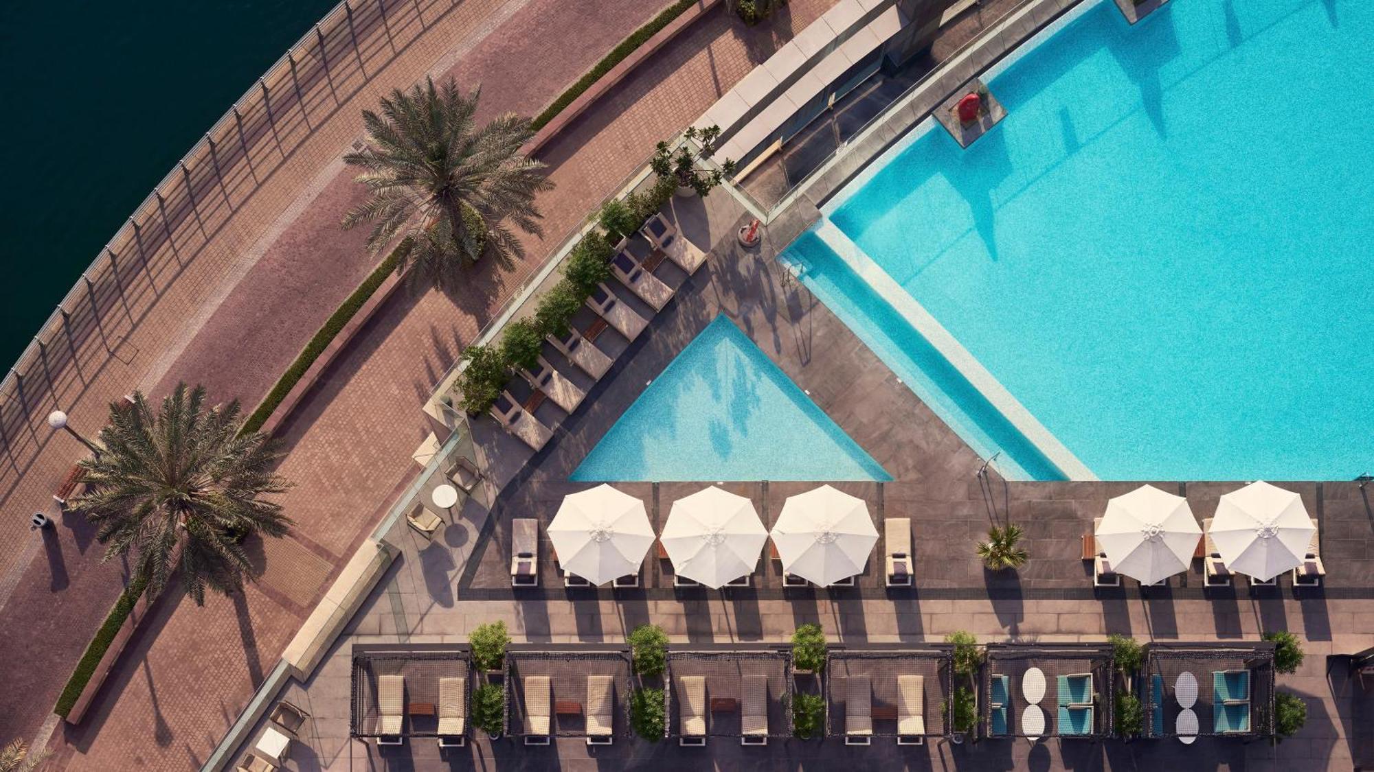 InterContinental Dubai Marina, an IHG Hotel Esterno foto Aerial view of the pool